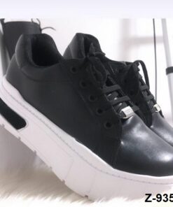 Z-935 ZAPATILLA SIMIL CUERO CON PLATAFORMA Y CHAPITA